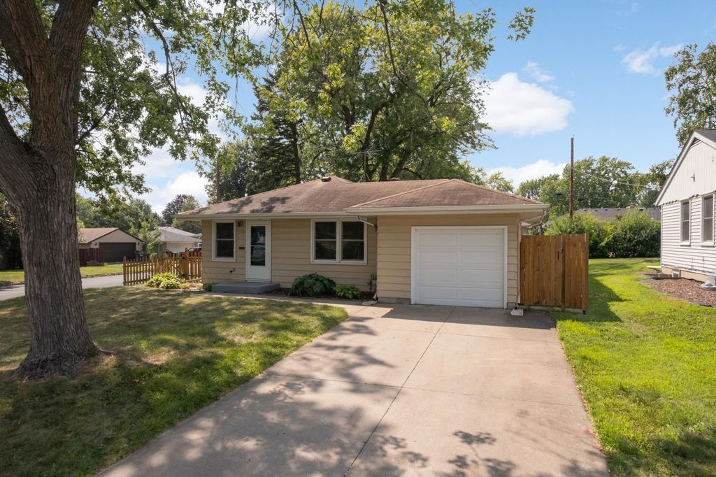 8236 Dupont Avenue S, Bloomington, MN 55420 — photo 2