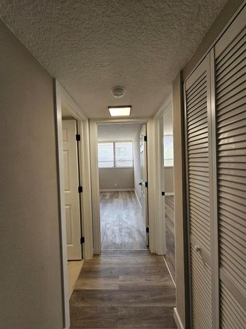 1850 N Congress Avenue 305, West Palm Beach, FL 33401
