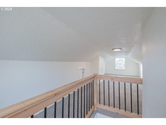 2194 VAUGHN Ave, Salem, OR 97305