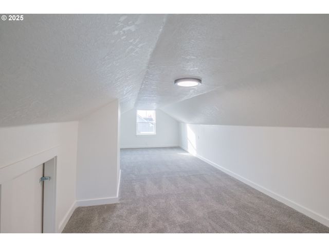 2194 VAUGHN Ave, Salem, OR 97305