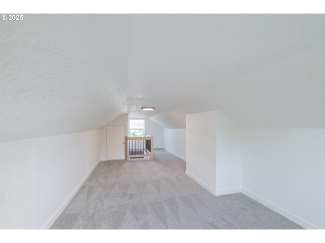 2194 VAUGHN Ave, Salem, OR 97305