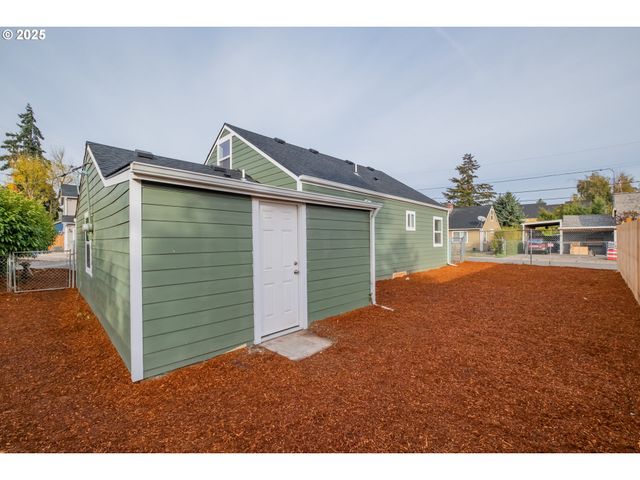 2194 VAUGHN Ave, Salem, OR 97305