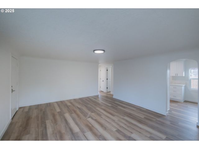 2194 VAUGHN Ave, Salem, OR 97305