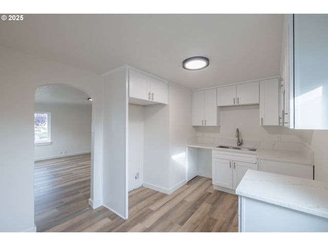 2194 VAUGHN Ave, Salem, OR 97305