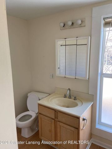 821 N Chestnut Street, Lansing, MI 48906