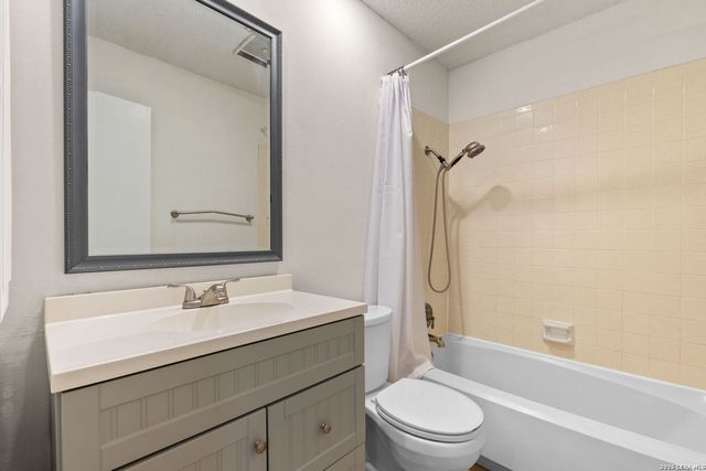 9338 Points Edge, San Antonio, TX 78250