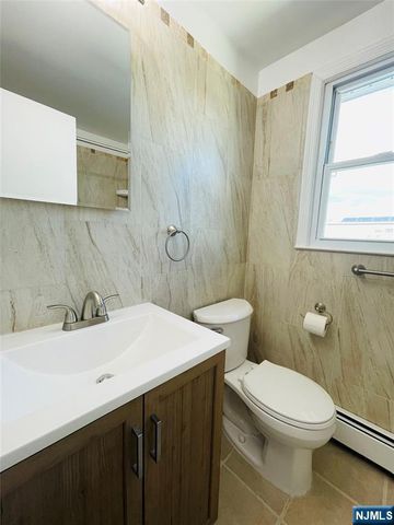 624 Devon Street 2nd fl, Kearny, NJ 07032