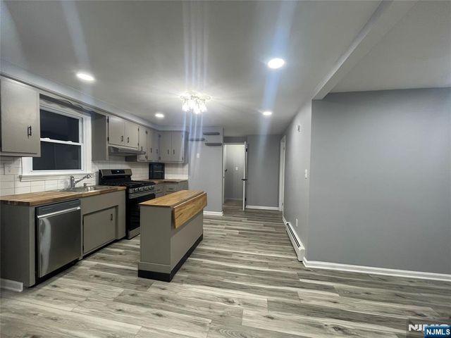 624 Devon Street 2nd fl, Kearny, NJ 07032