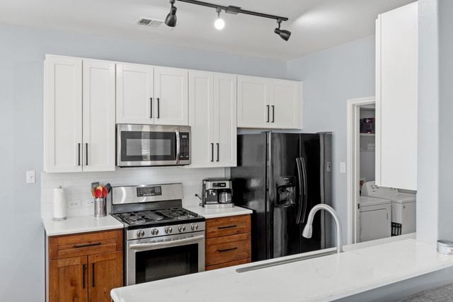 103 Hoya LN, San Marcos, TX 78666