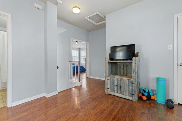 103 Hoya LN, San Marcos, TX 78666