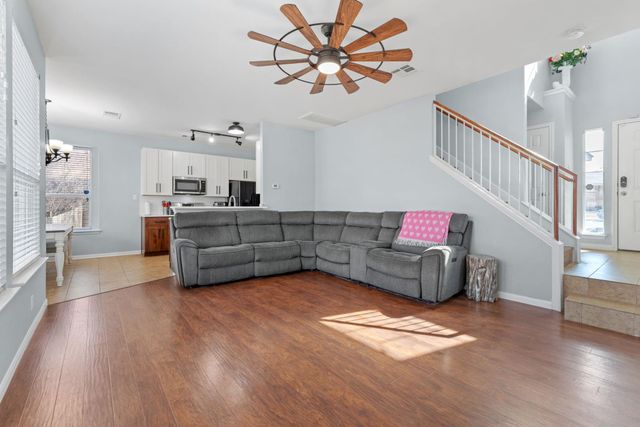 103 Hoya LN, San Marcos, TX 78666