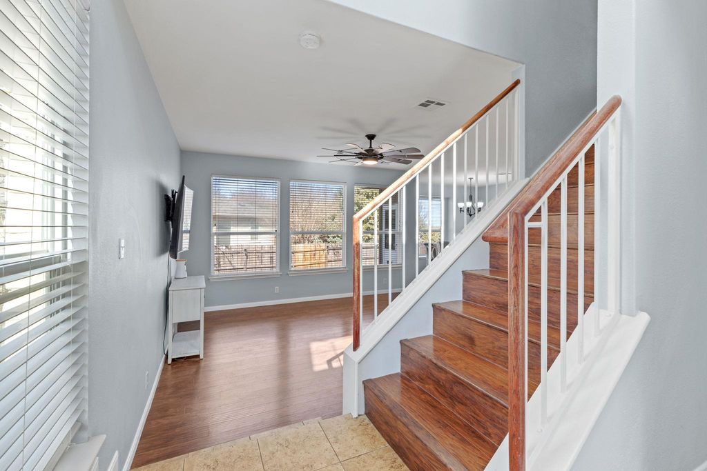 103 Hoya LN, San Marcos, TX 78666