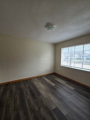 718 S Hunter, Wichita, KS 67217