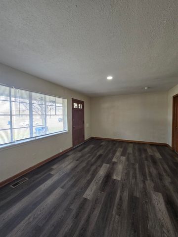 718 S Hunter, Wichita, KS 67217