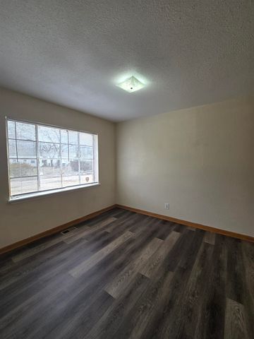 718 S Hunter, Wichita, KS 67217