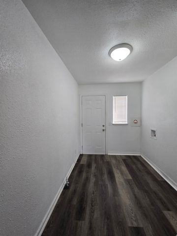 718 S Hunter, Wichita, KS 67217