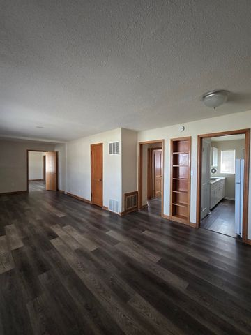 718 S Hunter, Wichita, KS 67217