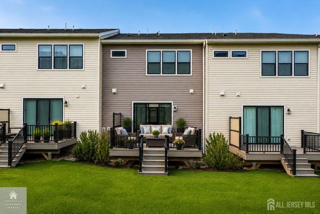 16 Valiant Court, Middletown, NJ 07748