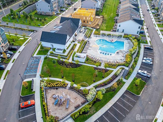 16 Valiant Court, Middletown, NJ 07748