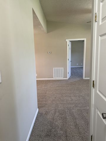 1006 Bush Ave, Oak Grove, KY 42262