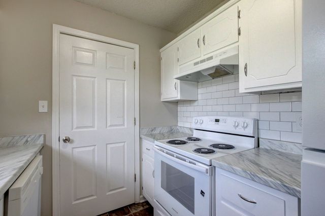 1006 Bush Ave, Oak Grove, KY 42262