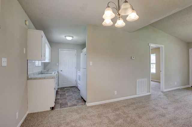 1006 Bush Ave, Oak Grove, KY 42262
