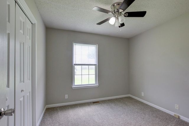 1006 Bush Ave, Oak Grove, KY 42262
