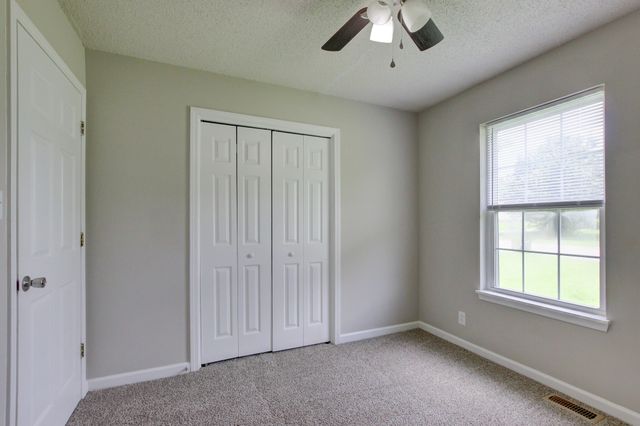 1006 Bush Ave, Oak Grove, KY 42262
