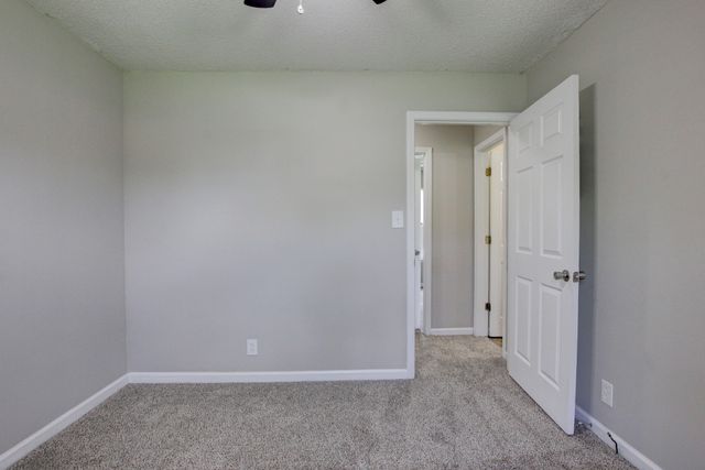 1006 Bush Ave, Oak Grove, KY 42262