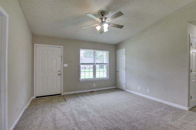 1006 Bush Ave, Oak Grove, KY 42262