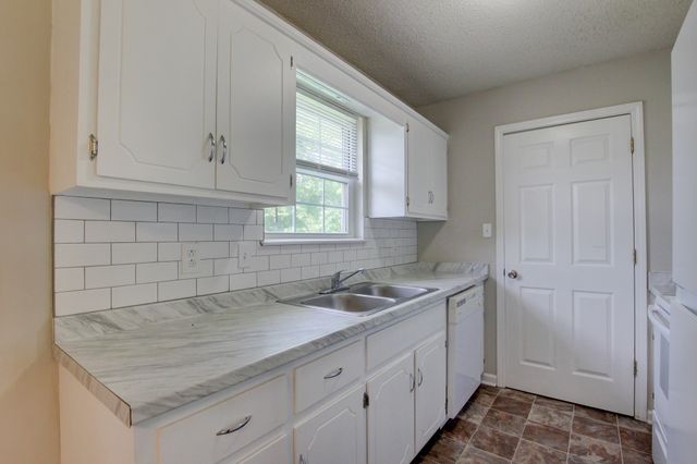 1006 Bush Ave, Oak Grove, KY 42262