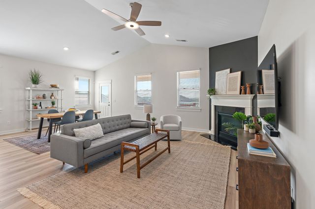 1056 Pebble Run Rd, Hendersonville, TN 37075