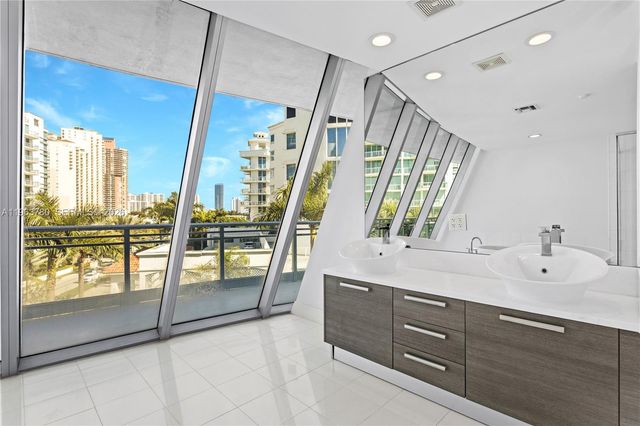 2950 NE 188th Street 349, Aventura, FL 33180