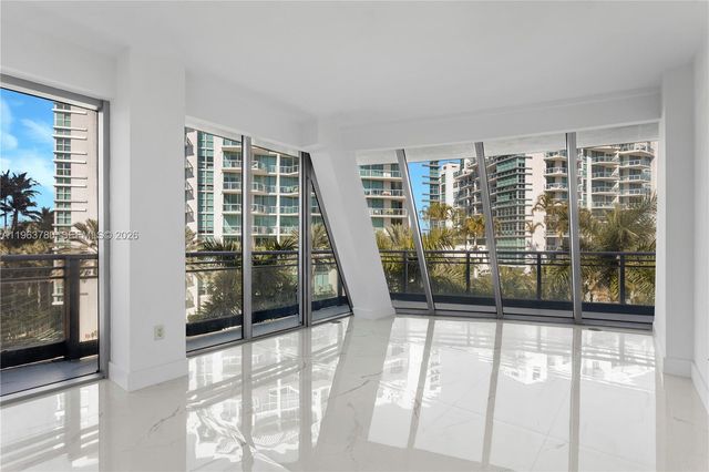 2950 NE 188th Street 349, Aventura, FL 33180