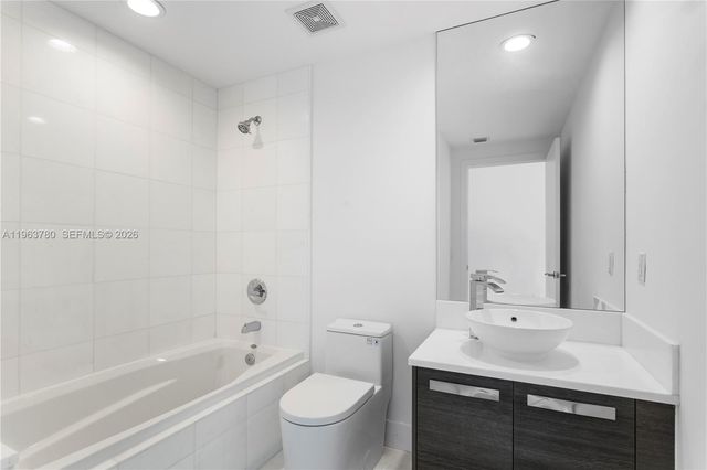 2950 NE 188th Street 349, Aventura, FL 33180