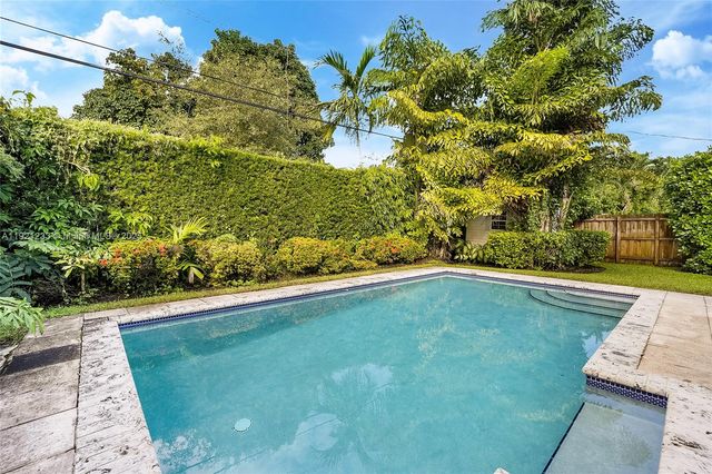 10670 SW 77th Ave 10670, Pinecrest, FL 33156