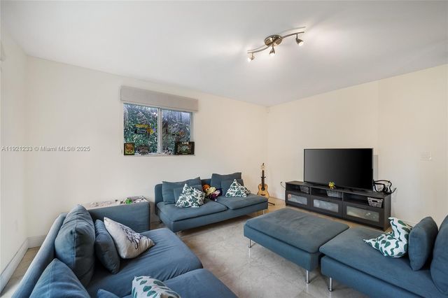 10670 SW 77th Ave 10670, Pinecrest, FL 33156