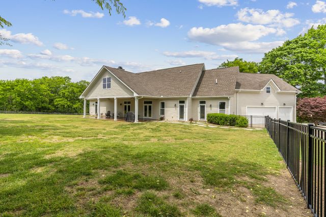 3946D Hickory Ridge Rd, Lebanon, TN 37087