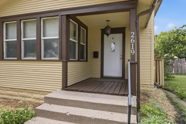 2619 James Avenue N, Minneapolis, MN 55411