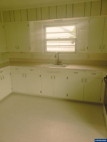 855 SE Clay St, Albany, OR 97322