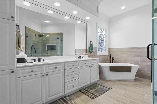 1048 Arbor NE Trace, Atlanta, GA 30319
