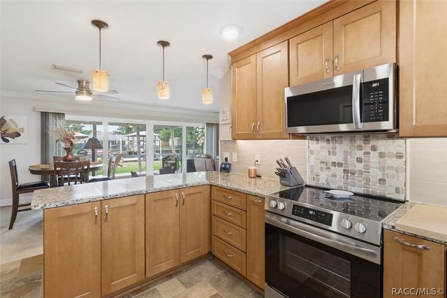 1302 SE Paradise Avenue, Crystal River, FL 34429