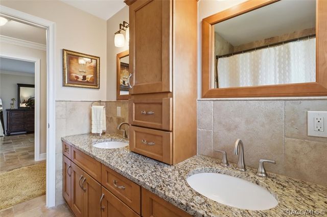 1302 SE Paradise Avenue, Crystal River, FL 34429