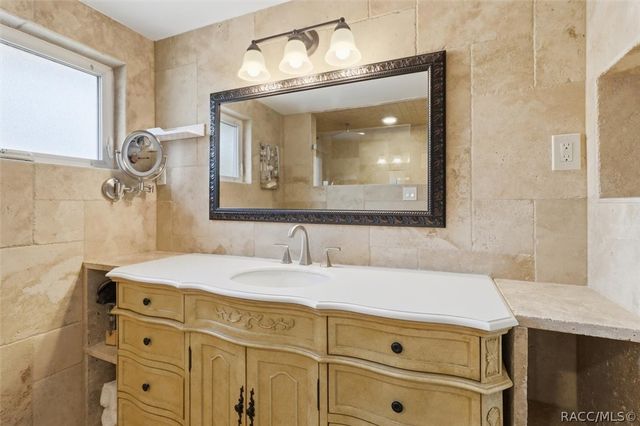 1302 SE Paradise Avenue, Crystal River, FL 34429