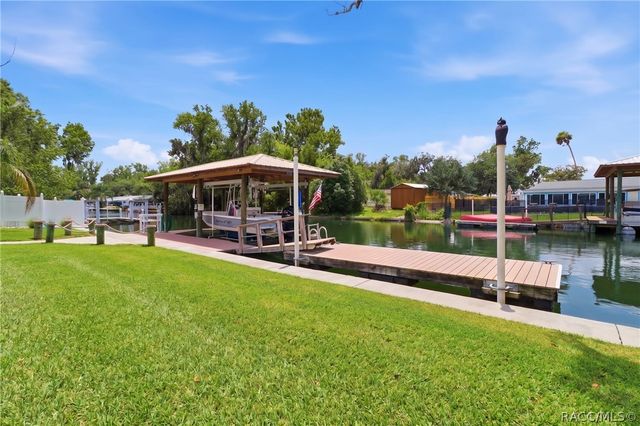 1302 SE Paradise Avenue, Crystal River, FL 34429