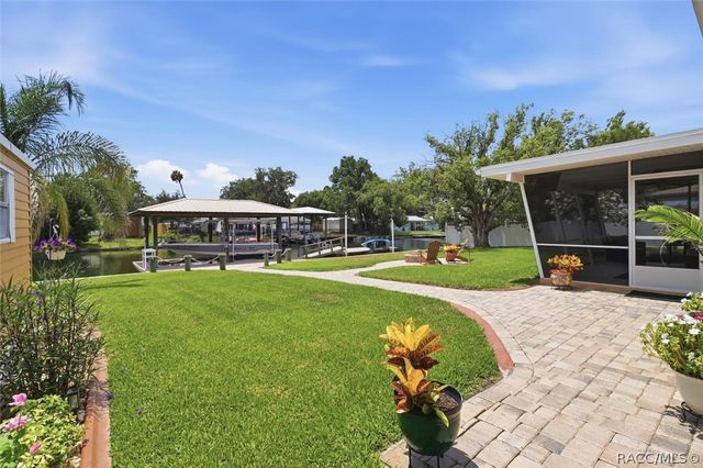 1302 SE Paradise Avenue, Crystal River, FL 34429