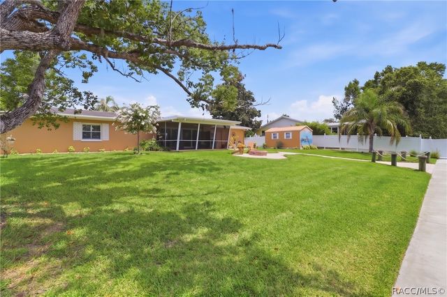 1302 SE Paradise Avenue, Crystal River, FL 34429