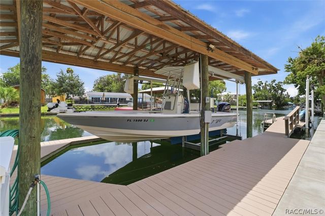 1302 SE Paradise Avenue, Crystal River, FL 34429