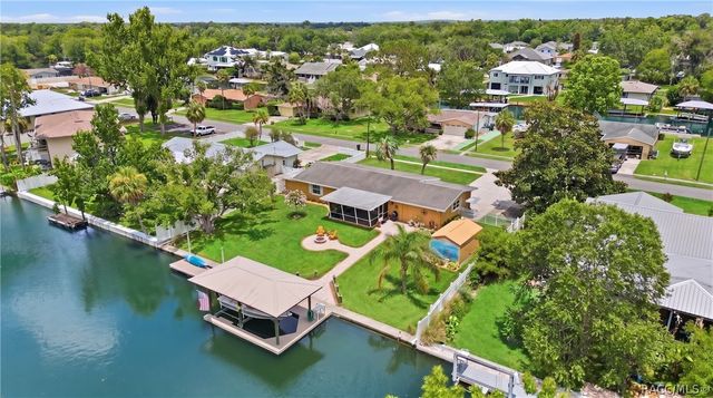 1302 SE Paradise Avenue, Crystal River, FL 34429