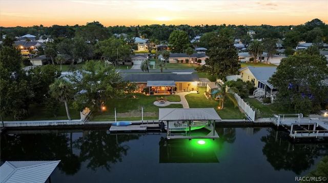 1302 SE Paradise Avenue, Crystal River, FL 34429